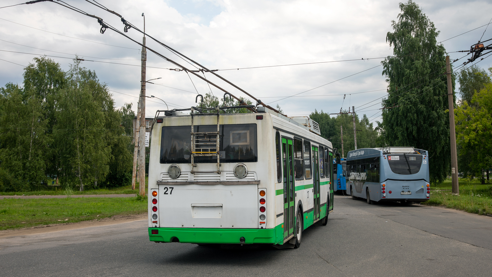 Rybinsk, LiAZ-5280 č. 27