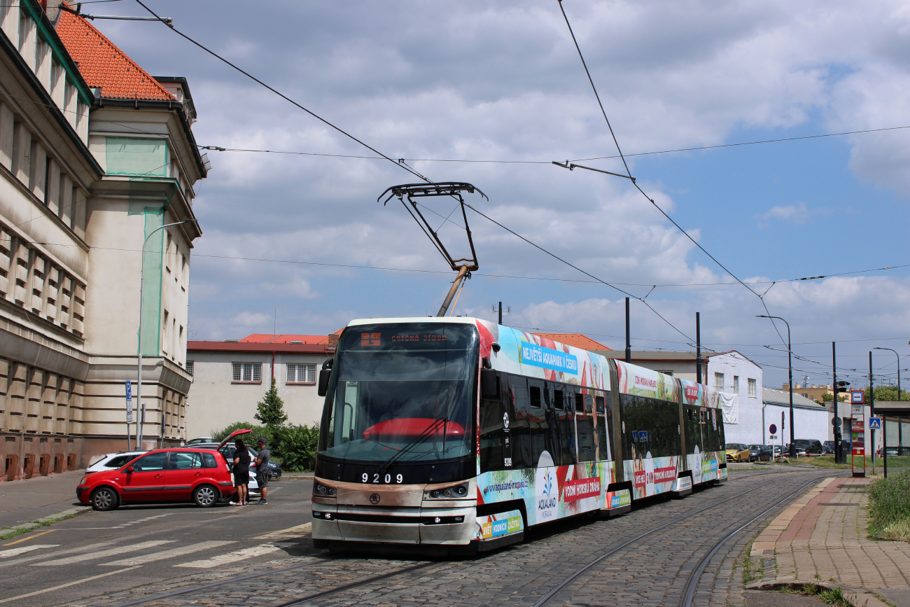 Prague, Škoda 15T1 ForCity Alfa Praha N°. 9209