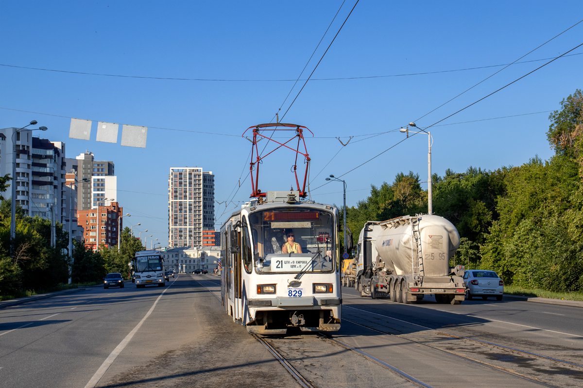 Екатеринбург, 71-405 № 829