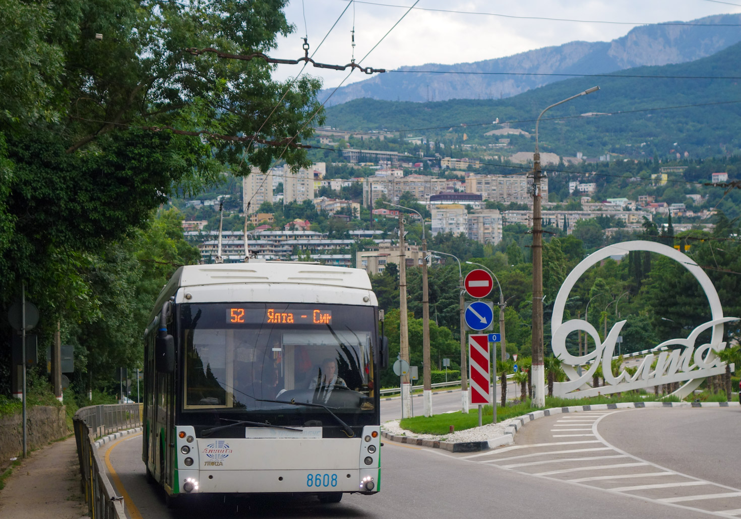 Krymský trolejbus, Trolza-5265.05 “Megapolis” č. 8608; Krymský trolejbus — Miscellaneous photos