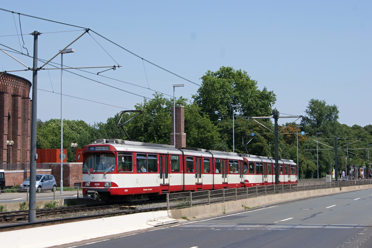 Дюссельдорф, Duewag GT8SU № 3225