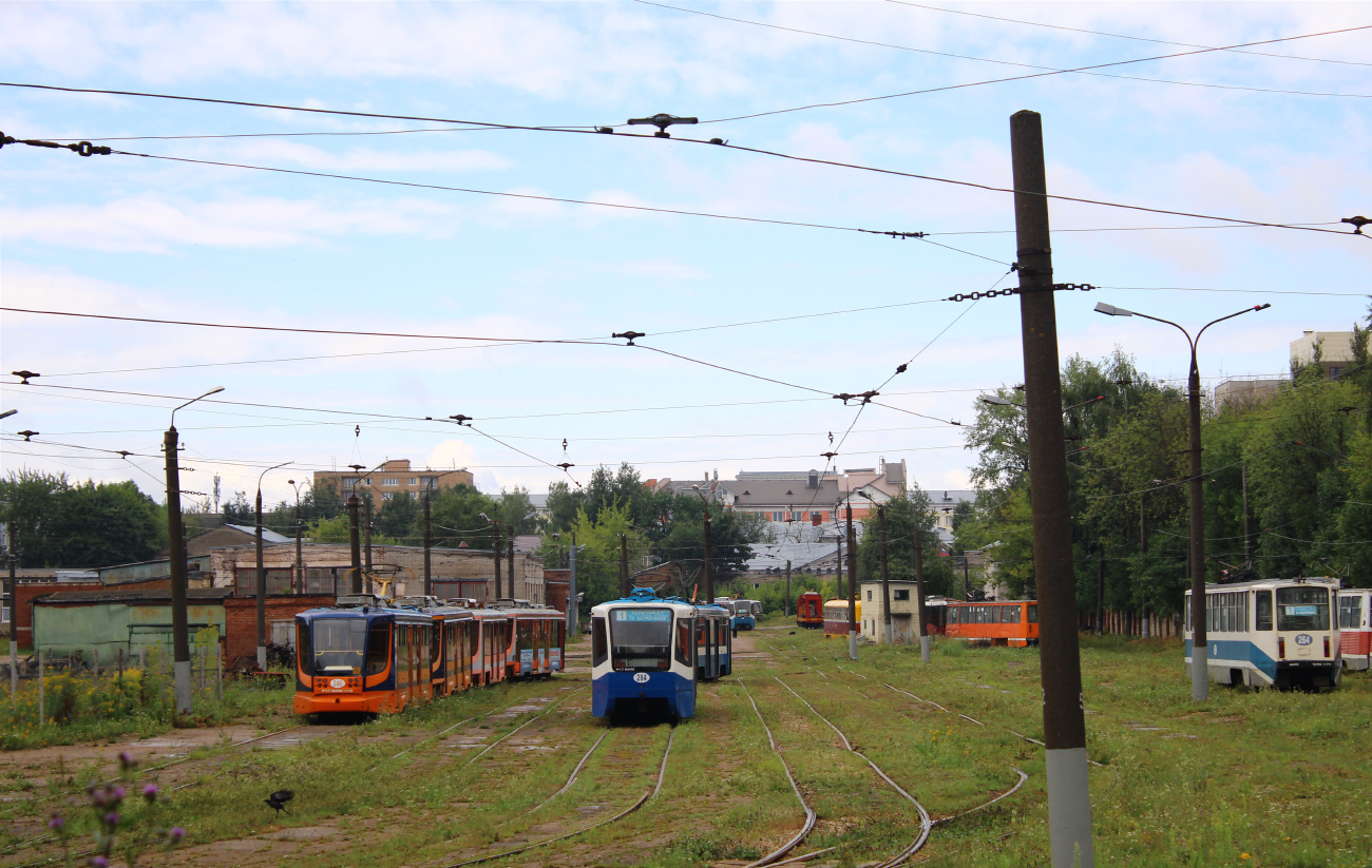 Смоленск, 71-623-00 № 246; Смоленск, 71-619К № 284; Смоленск — Трамвайное депо и служебные линии