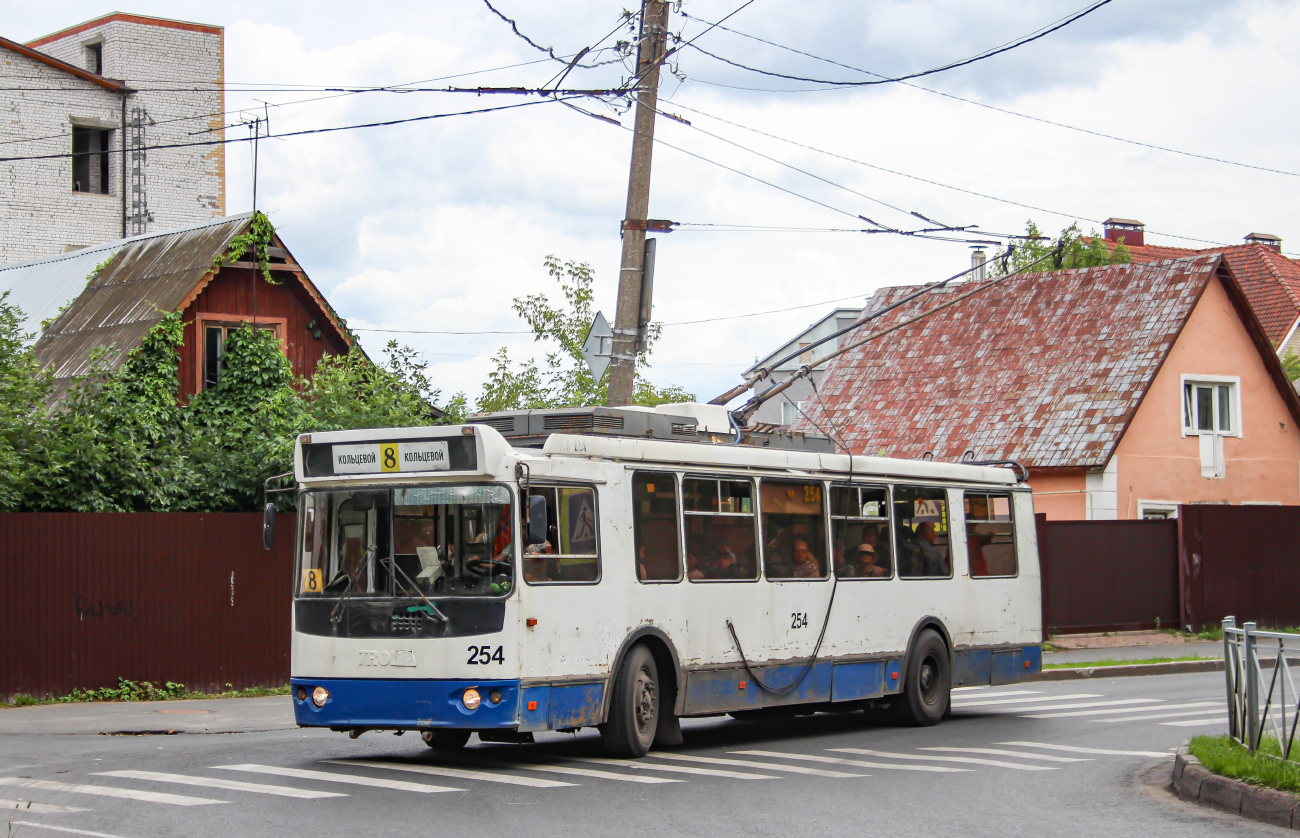 Vlagyimir, ZiU-682G-016.04 — 254