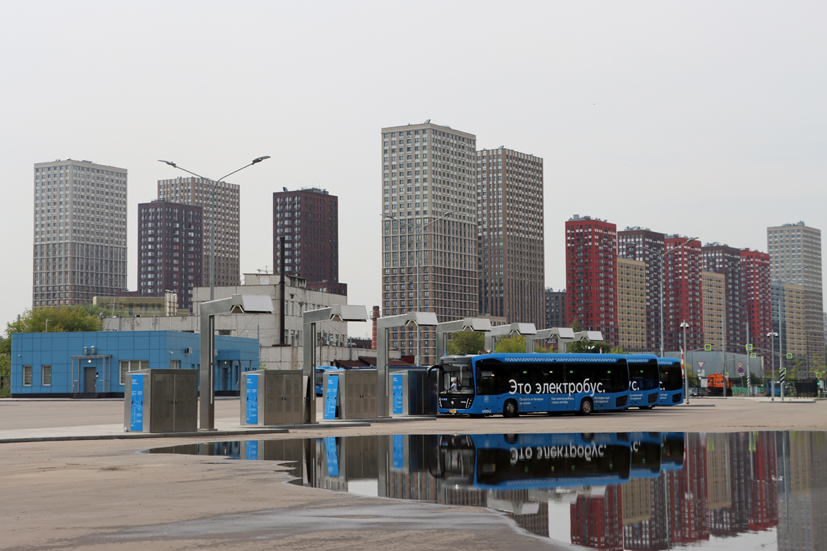 Москва, КАМАЗ-6282 № 410542