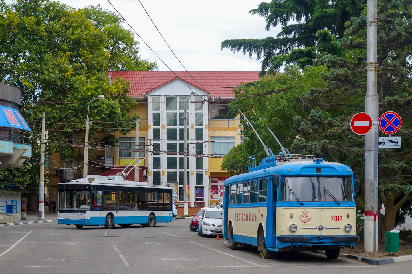 ყირიმის ტროლეიბუსი, Škoda 9TrH27 № 7012