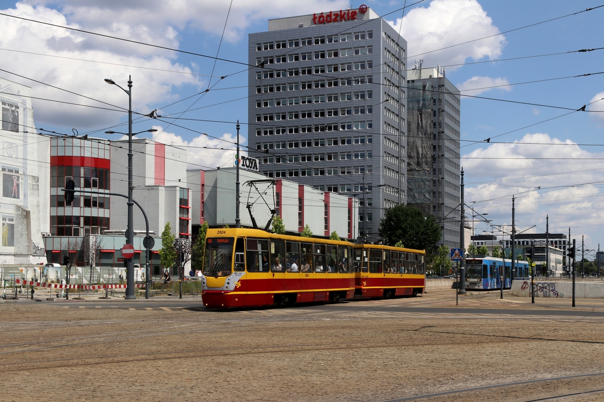 Лодзь, Konstal 805NaND № 2924