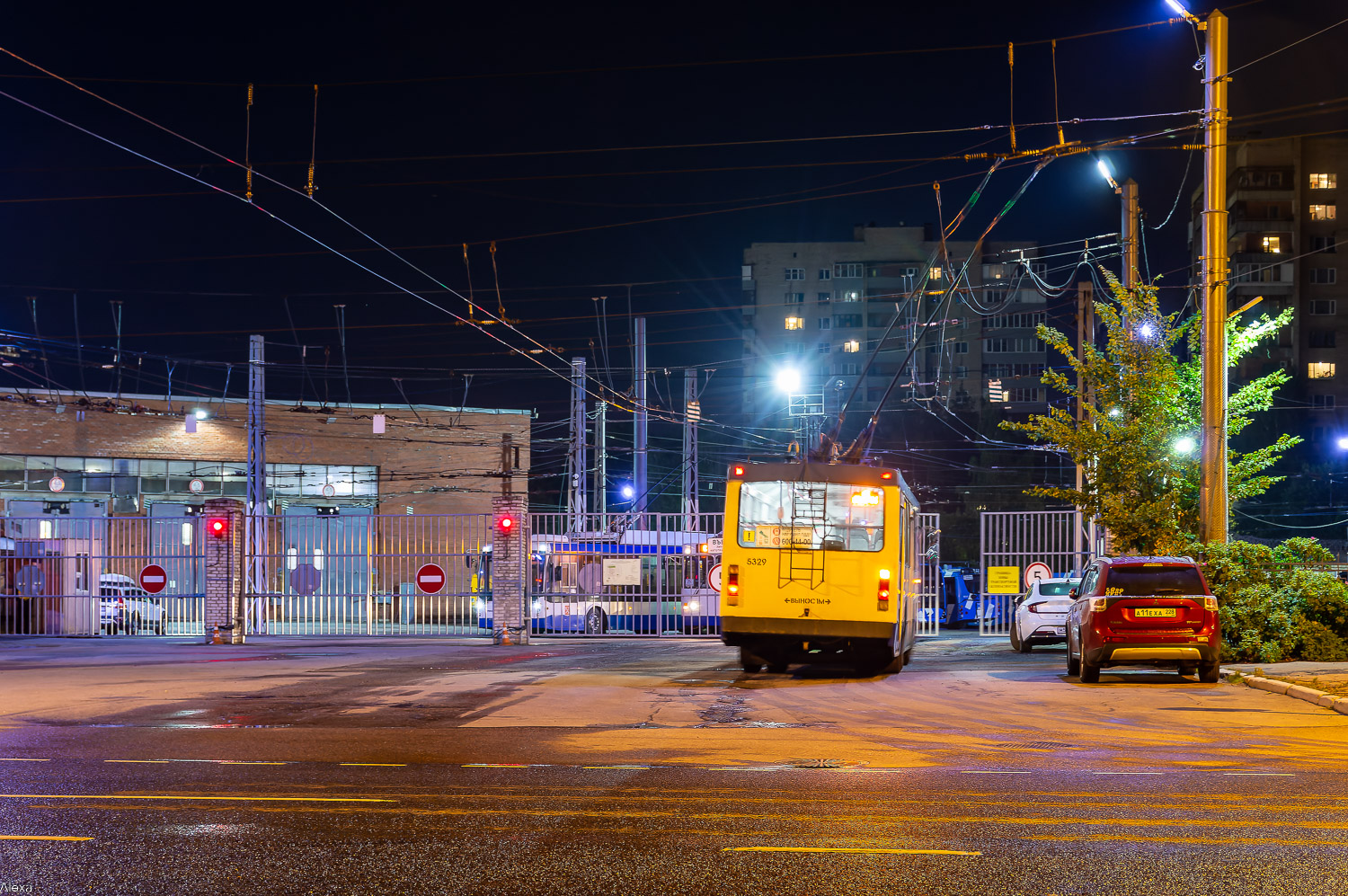 Saint-Petersburg, VMZ-5298-22 č. 5329; Saint-Petersburg — Miscellaneous photos