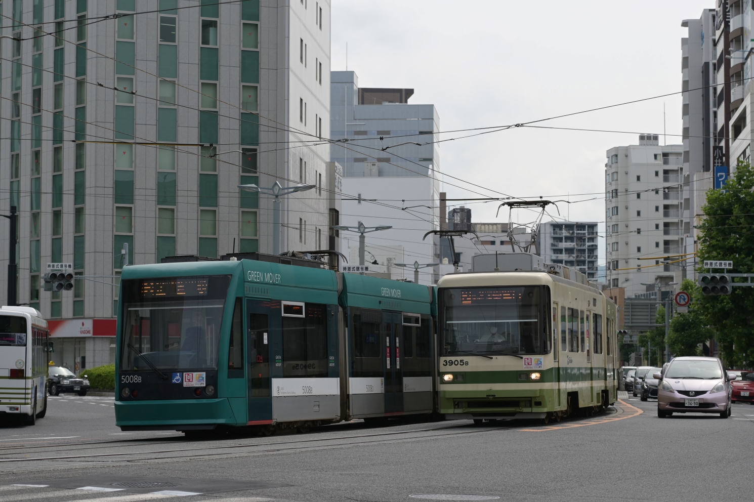 Хиросима, Green Mover Hiroshima series 5000 № 5008; Хиросима, Green Liner Hiroshima series 3900 № 3905