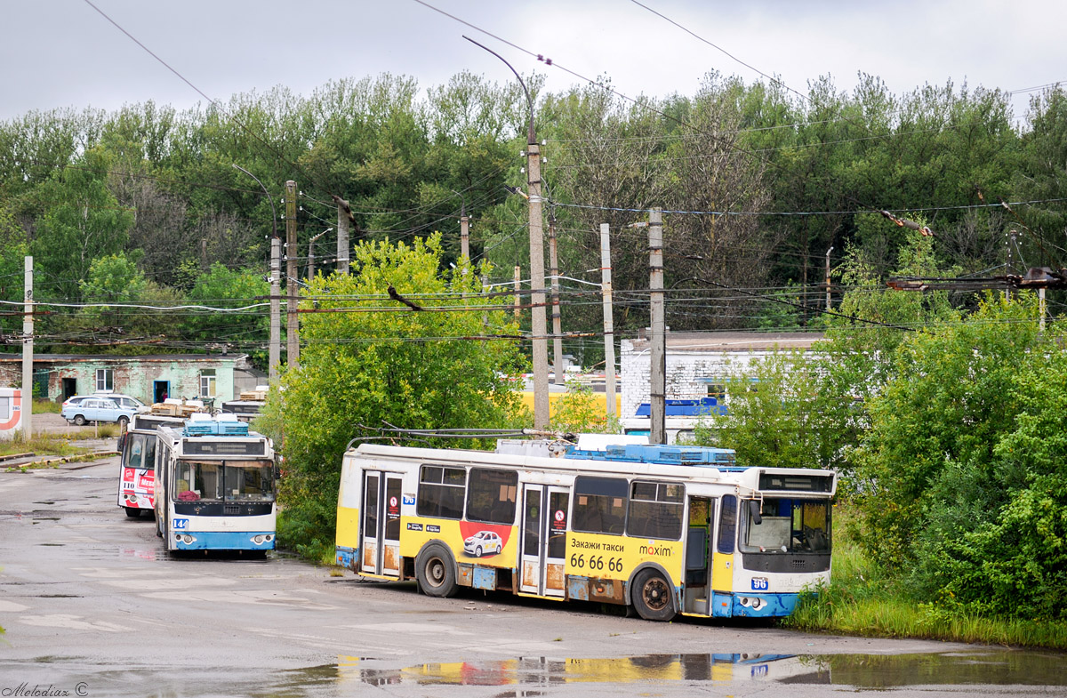Ярославль, ЗиУ-682Г-016.02 № 144; Ярославль, ЗиУ-682Г-016.02 № 96 Ярославль, ЗиУ-682Г-016.02 № 144; Ярославль, ЗиУ-682Г-016.02 № 96