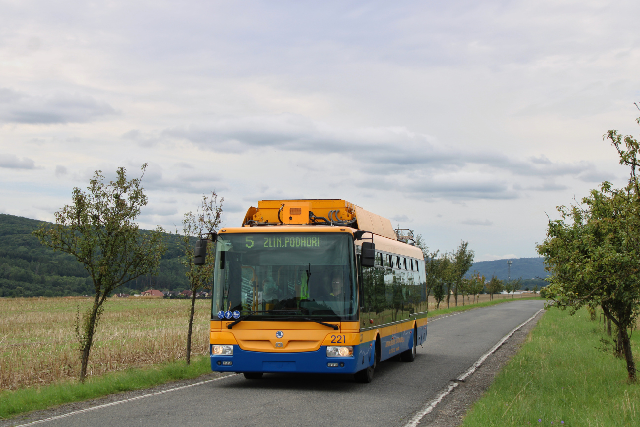 Злин, Škoda 30Tr SOR № 221