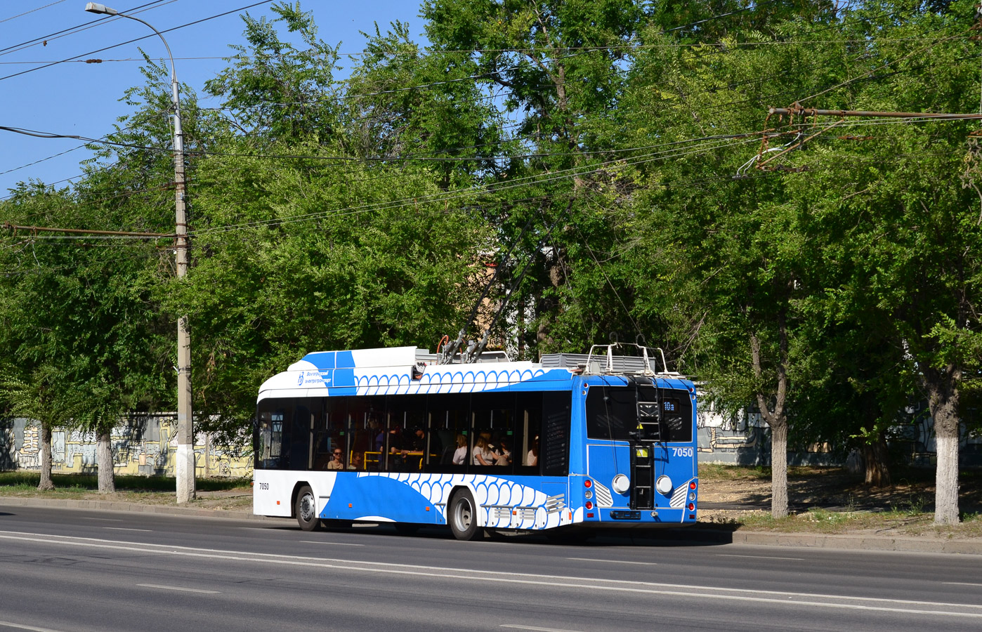 Волгоград, БКМ 32100D № 7050