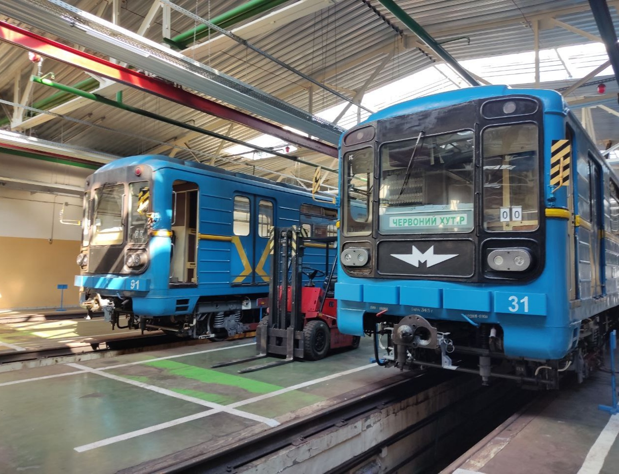 Киев, 81-717.5 (ЛВЗ/ВМ) № 10262; Киев, 81-717.5 (ММЗ/МВМ) № 0201