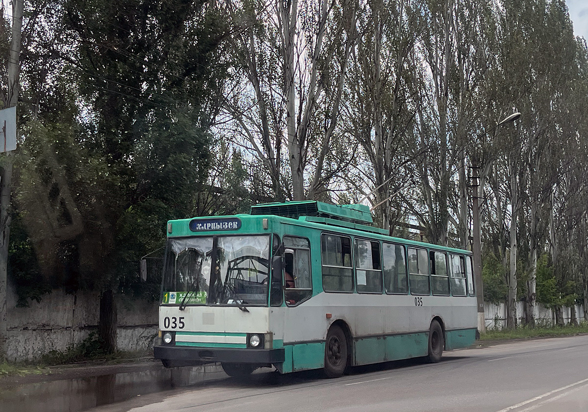 Харцызск, ЮМЗ Т2 № 035