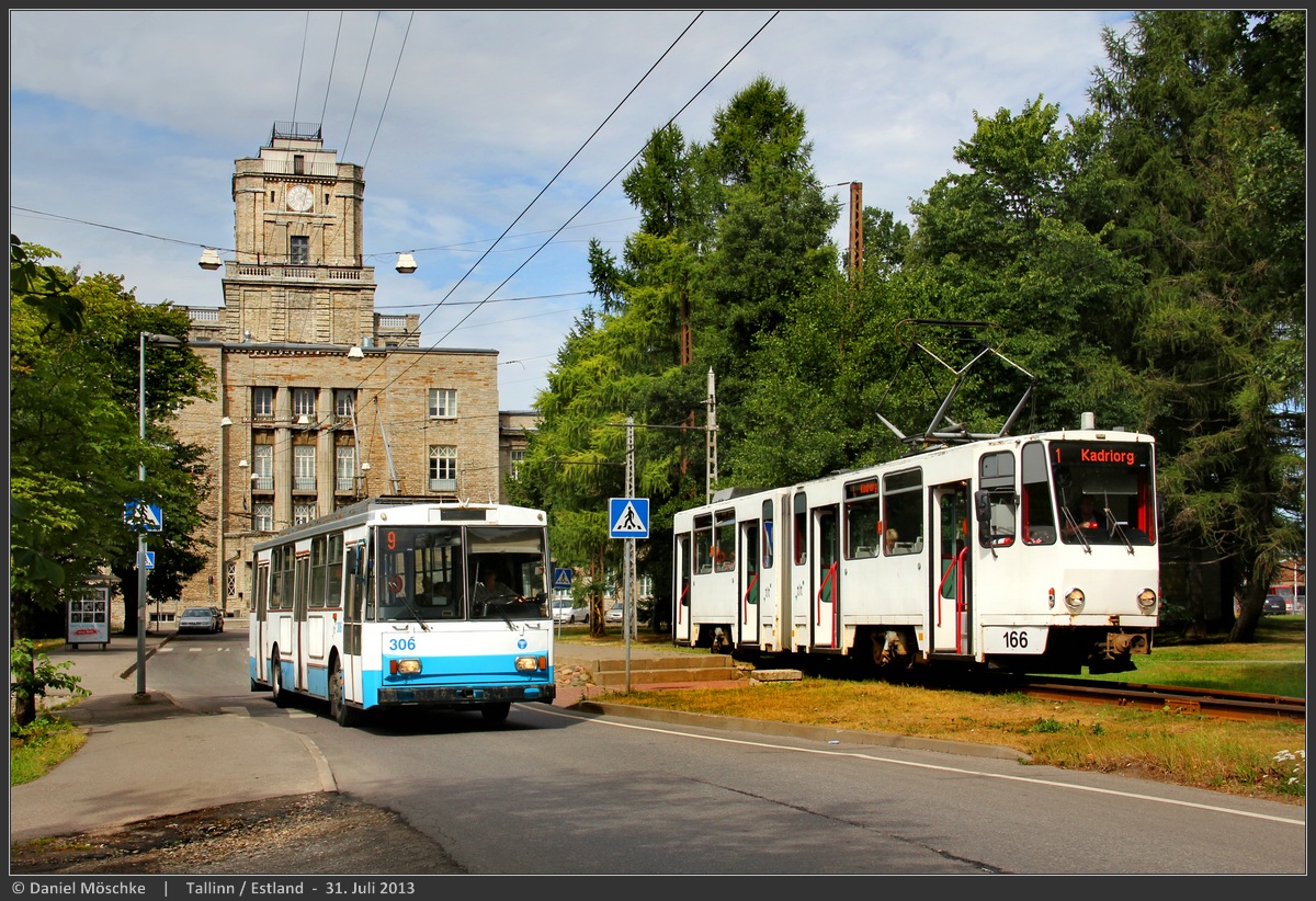 Таллин, Škoda 14Tr89/6 № 306; Таллин, Tatra KT4D № 166