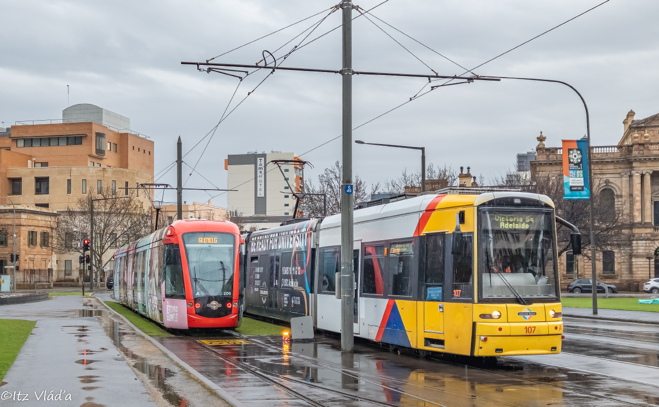 Аделаида, Alstom Citadis 302 № 206; Аделаида, Bombardier Flexity Classic № 107