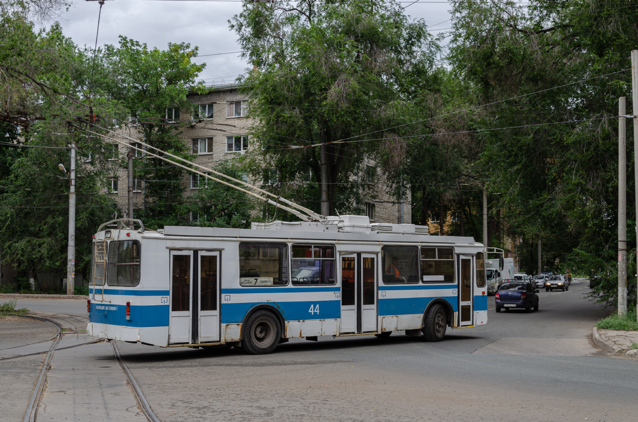 Самара, ЗиУ-682Г-016.03 № 44; Самара — Конечные станции и кольца (троллейбус)