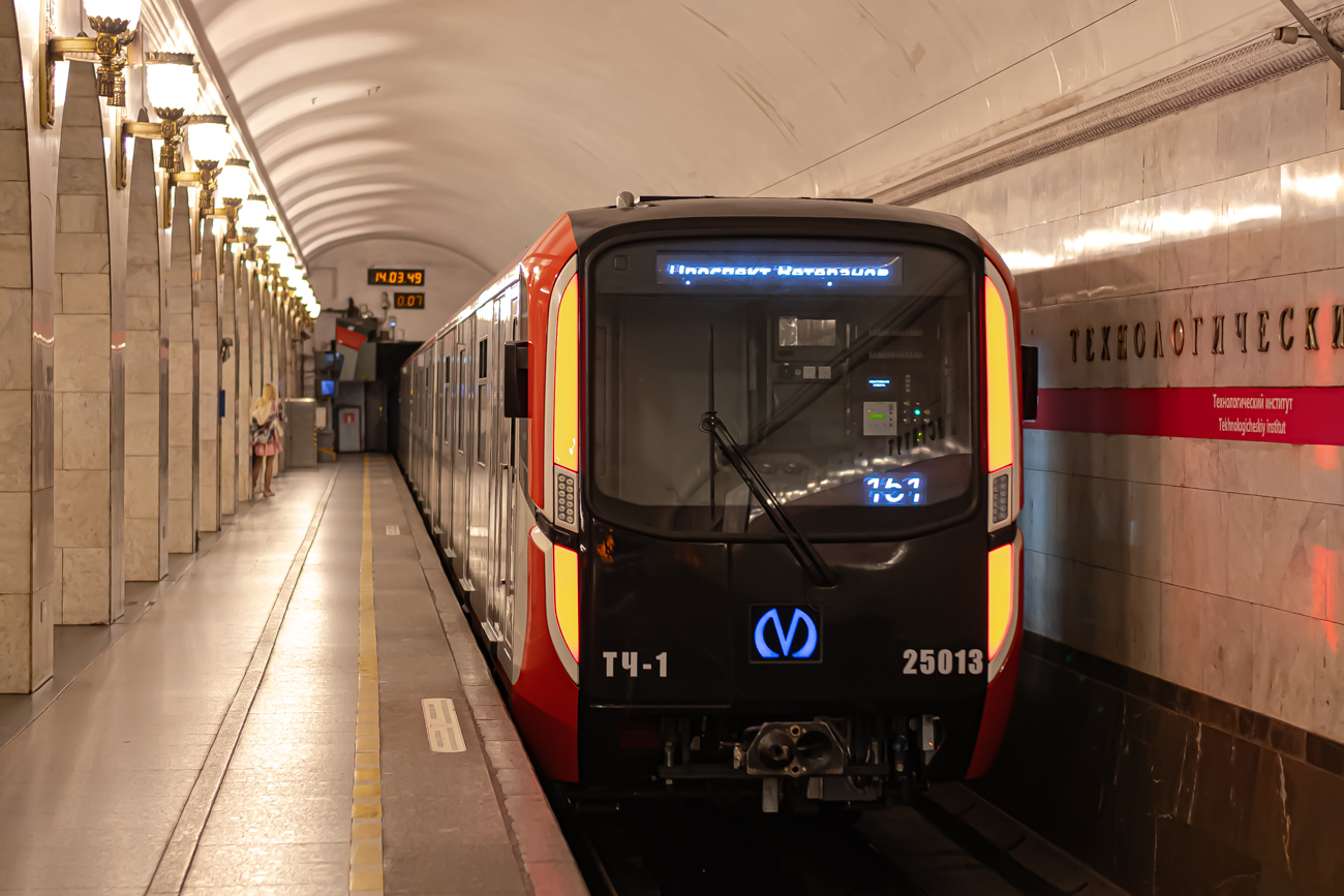 Saint-Petersburg, 81-725.1 "Baltiets" # 25013