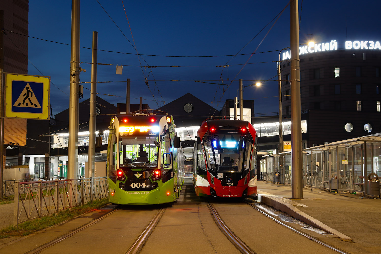 Санкт-Петербург, Stadler B85600M № 004; Санкт-Петербург, 71-932 «Невский» № 7758