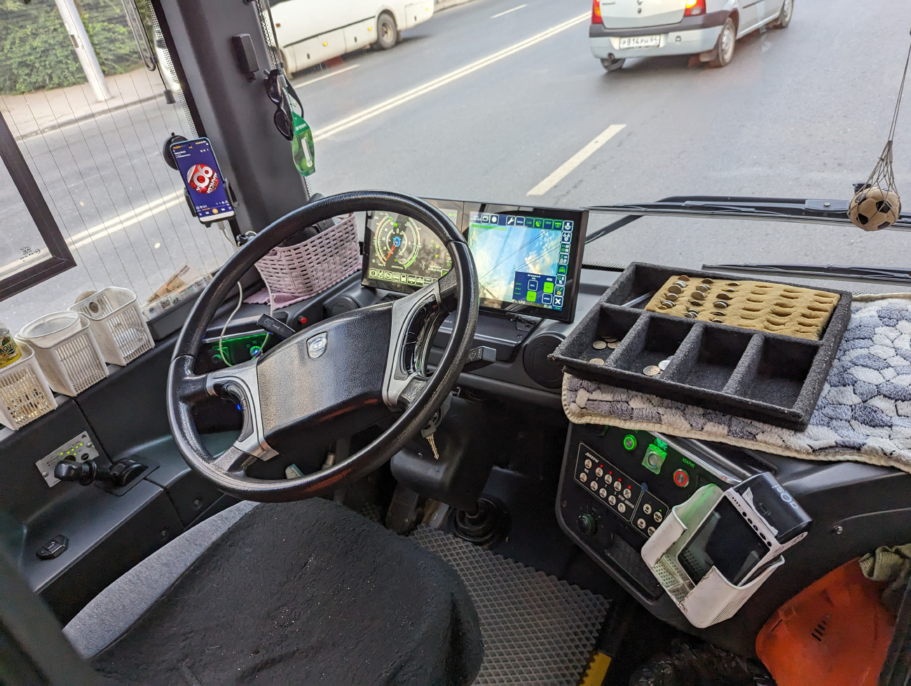 Саратов, ПКТС-6281.01 «Адмирал» № 2390