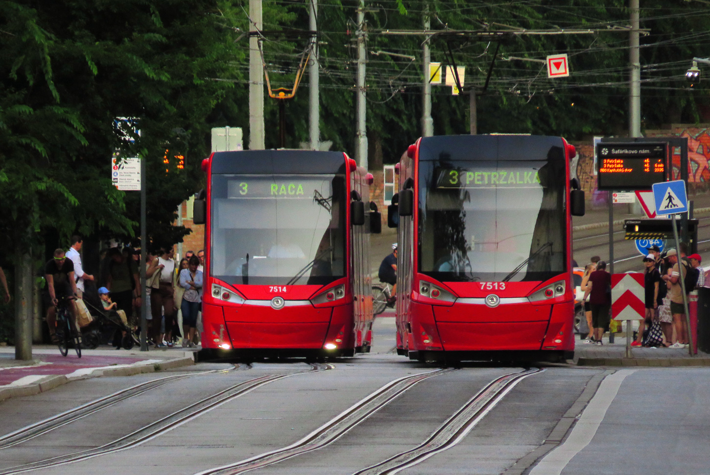 Братислава, Škoda 30T ForCity Plus № 7514; Братислава, Škoda 30T ForCity Plus № 7513