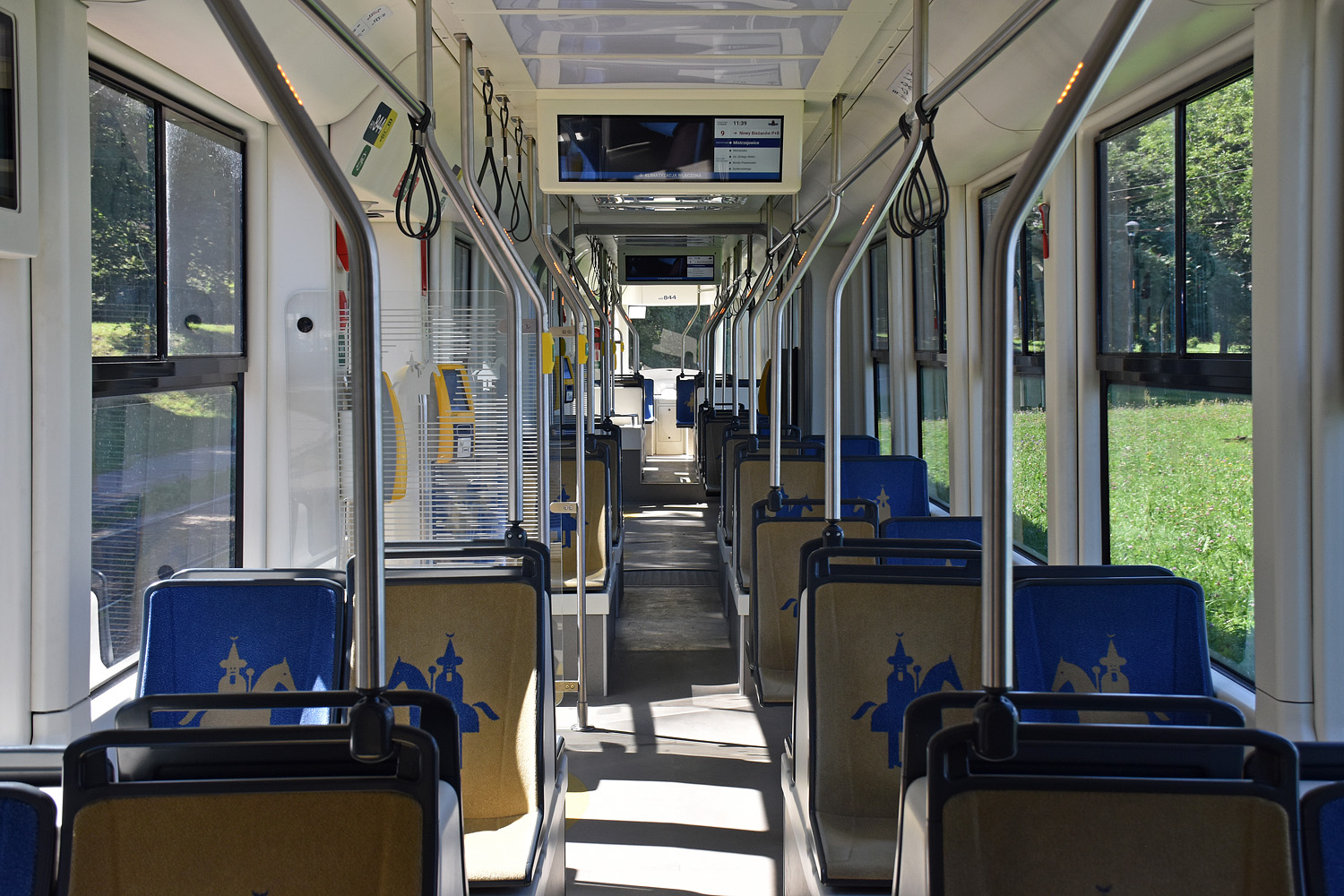Kraków, Stadler Tango NF2 № HY844