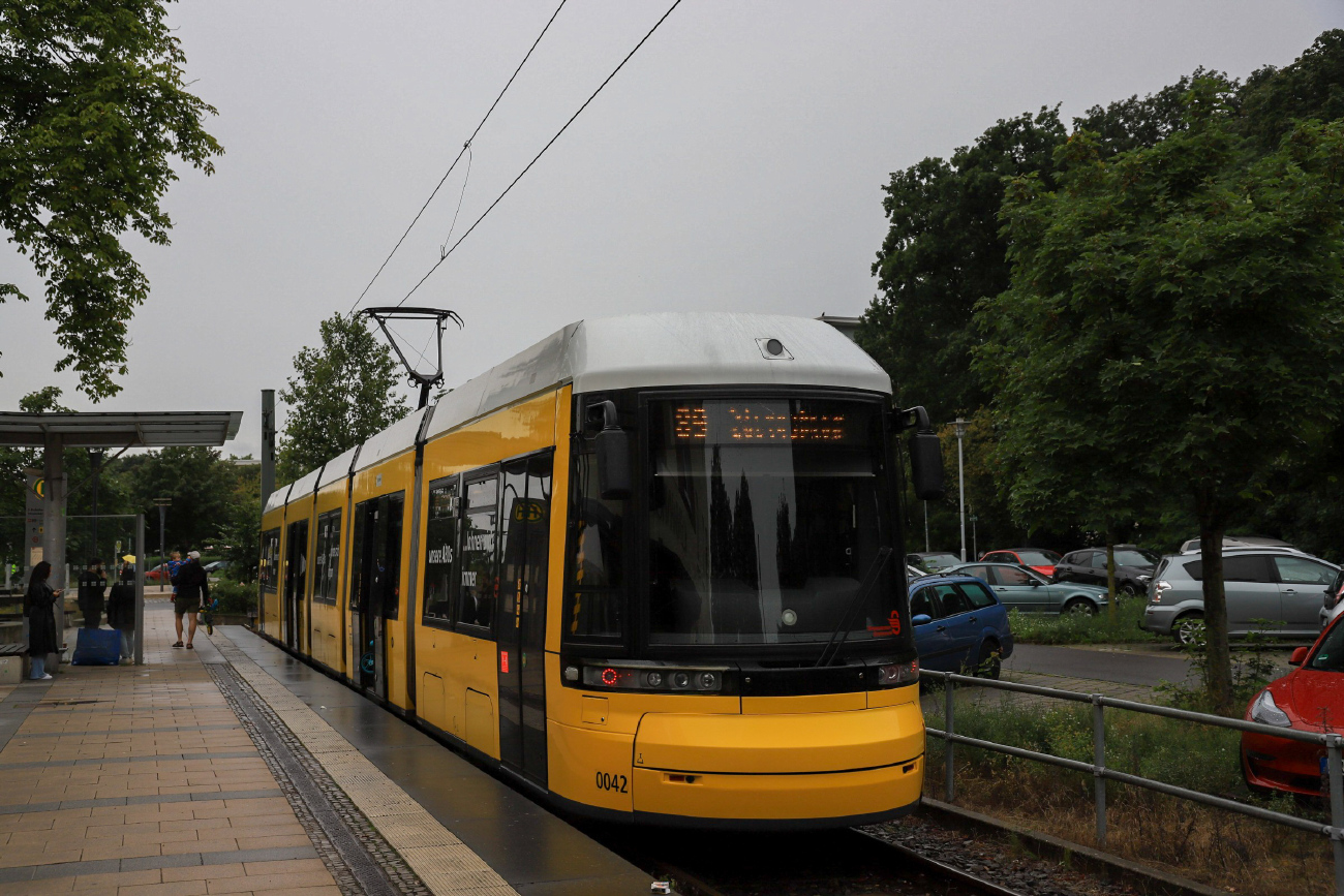 Штраусберг, Bombardier Flexity Berlin (GT6-08ZR/F6Z) № 0042