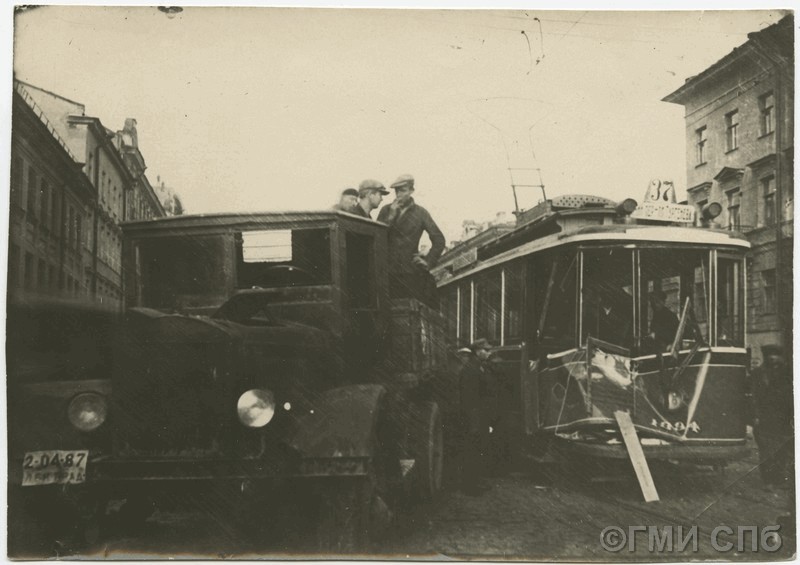 Saint-Petersburg, MV Br. 1694; Saint-Petersburg — Dismantling and abandoned lines; Saint-Petersburg — Historic tramway photos; Saint-Petersburg — Incidents