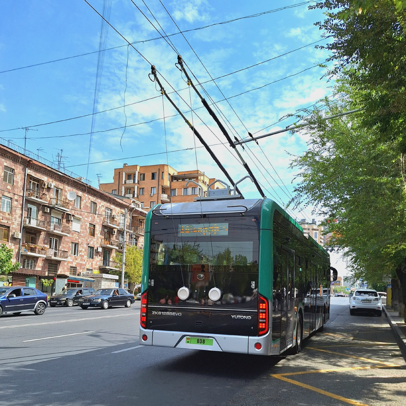 Ереван, Yutong ZK6128BEVG № 038