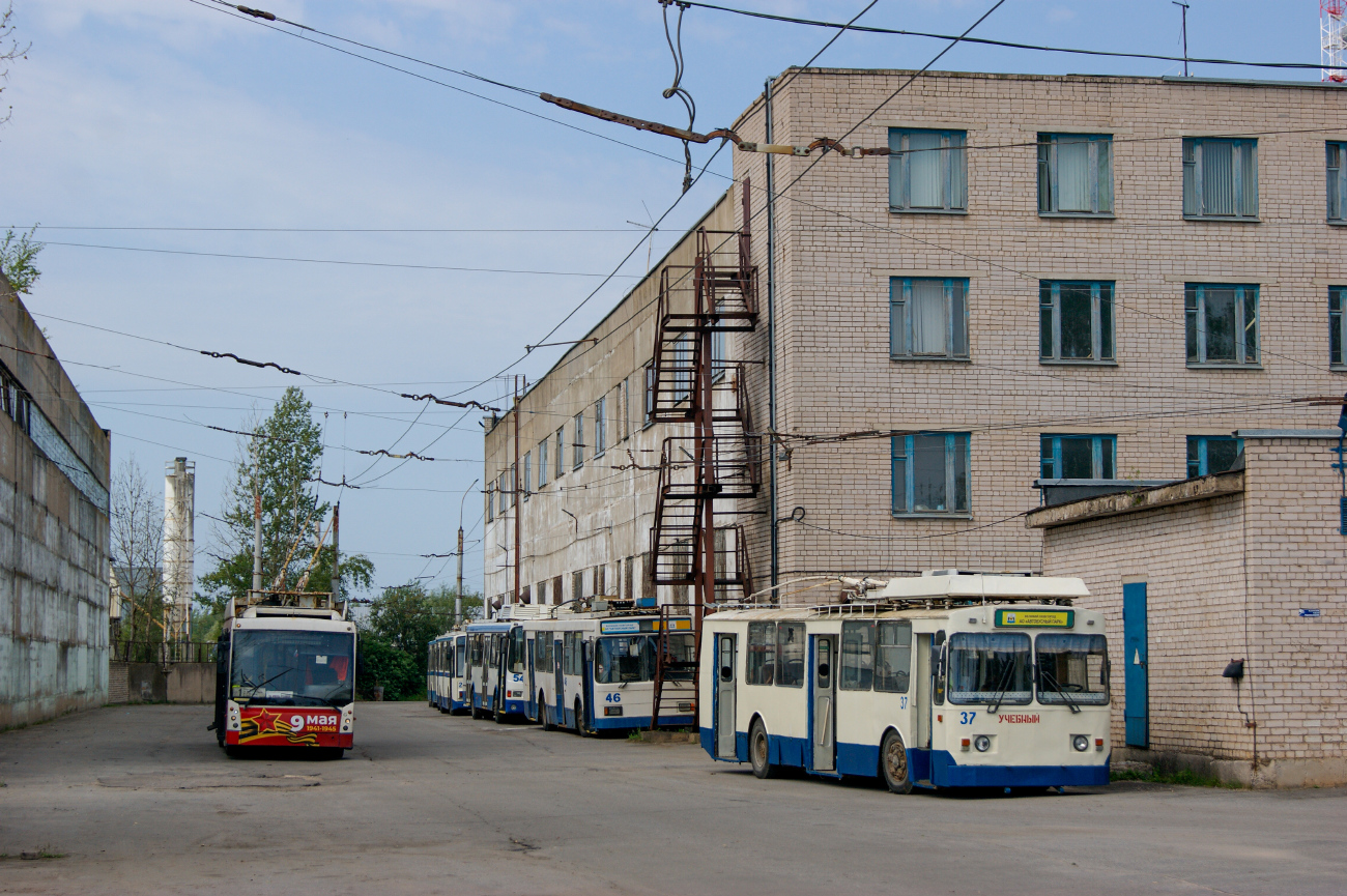 Veliki Novgorod, ZiU-682 GOH Ivanovo N°. 37; Veliki Novgorod — Trolleybus depot
