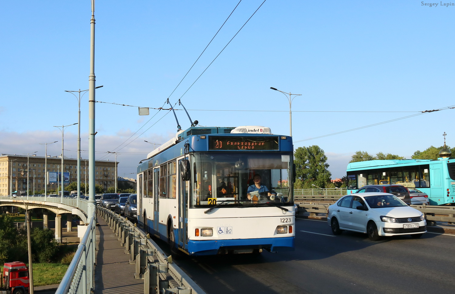 Saint-Pétersbourg, Trolza-5275.03 “Optima” N°. 1223