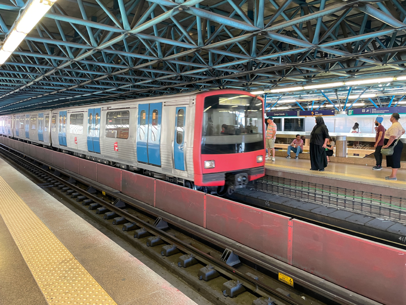 Лиссабонская агломерация, ML95 № M-324; Лиссабонская агломерация — Метро: Linha Verde (Зелёная линия); Лиссабонская агломерация — Метро: Подвижной состав