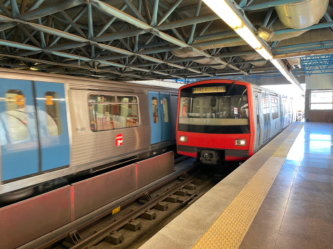 Lisabona, ML90 № M-221; Lisabona, ML95 № R-335; Lisabona — Metro — Linha Verde; Lisabona — Metro — Rolling stock
