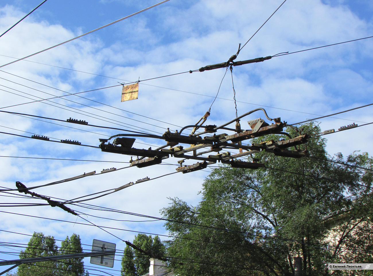 Тольятти — Контактная сеть и инфраструктура