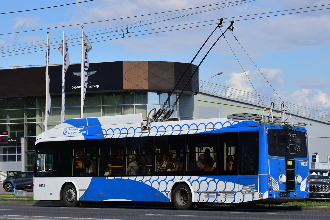 Волгоград, БКМ 32100D № 7037