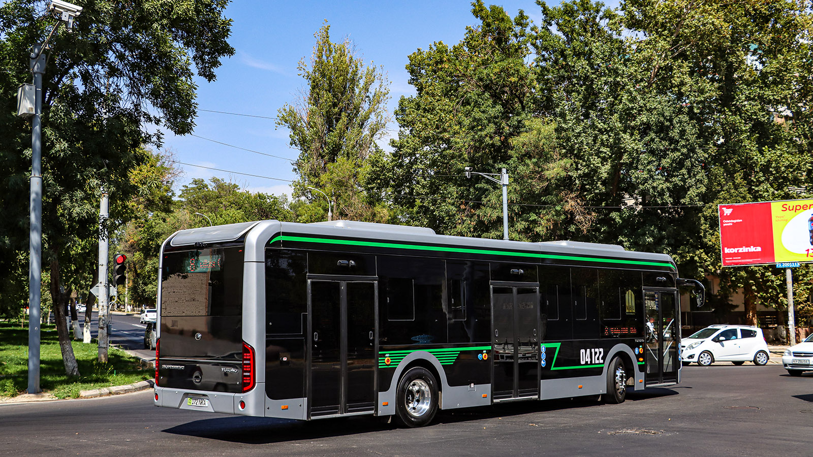 Ташкент, Yutong ZK6126BEVG № 04122