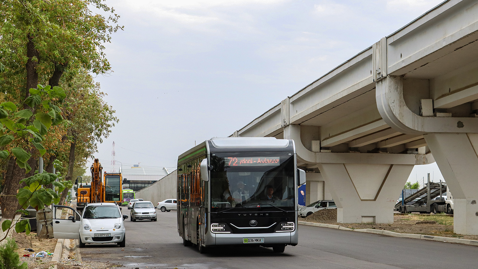 塔什干, Yutong ZK6126BEVG # 02612