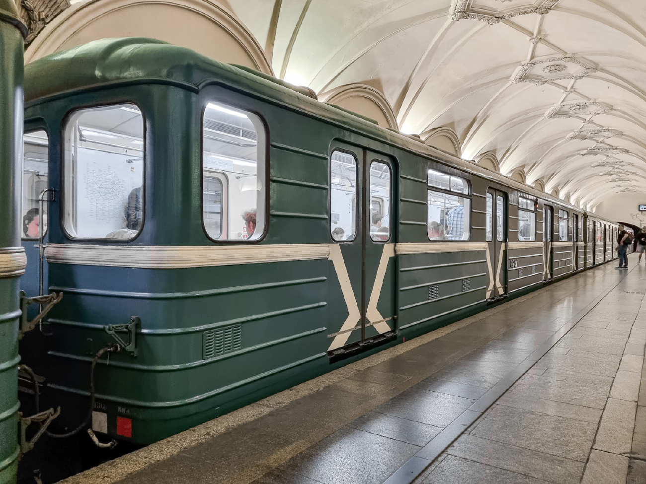 Москва, 81-714.5 (ЛВЗ/ВМ) № 8237 Москва, 81-714.5 (ЛВЗ/ВМ) № 8237