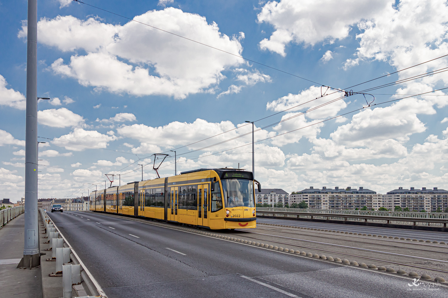 Budapešta, Siemens Combino Supra NF12B № 2022