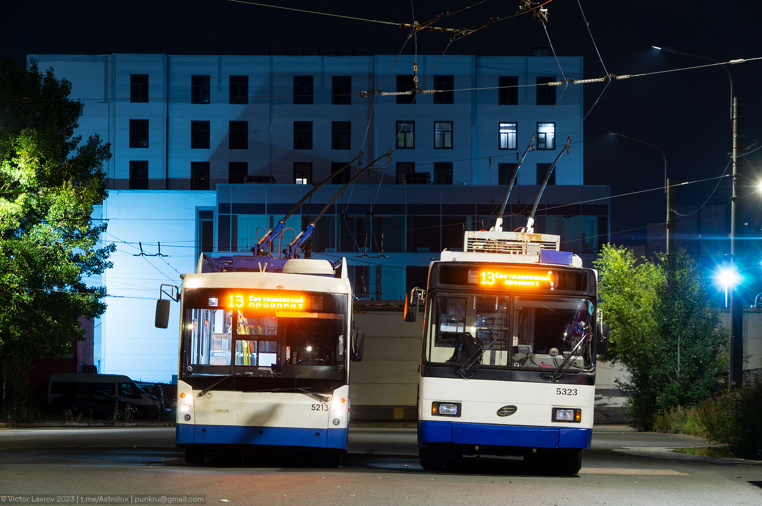 Санкт-Петербург, Тролза-5265.00 «Мегаполис» № 5213; Санкт-Петербург, ВМЗ-52981 № 5323