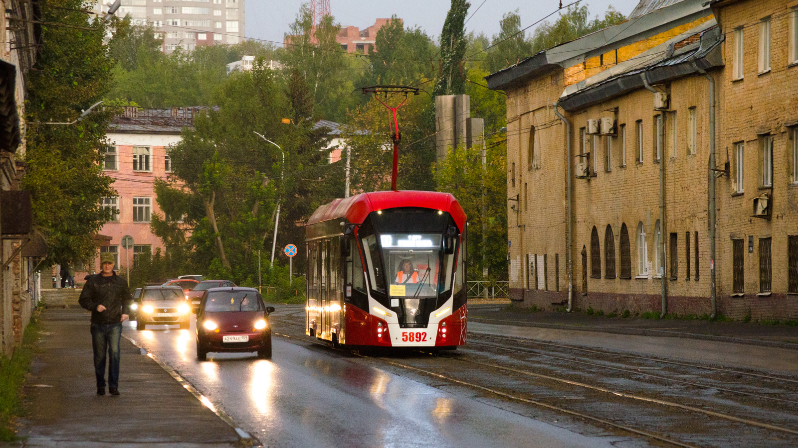 Пермь, 71-911ЕМ «Львёнок» № 5892