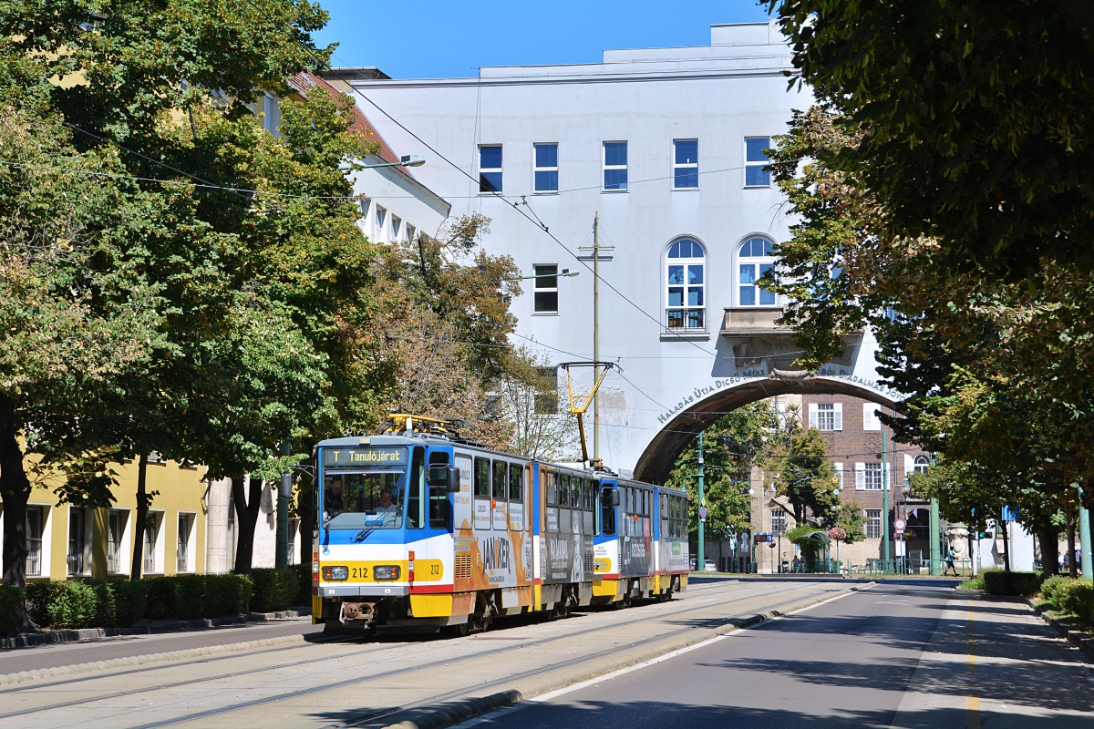Szeged, Tatra KT4DMC — 212