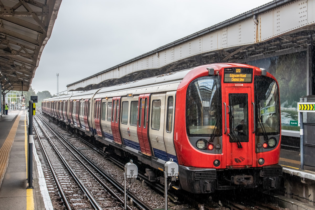 Лондон, Bombardier London Underground S7 Stock № 333