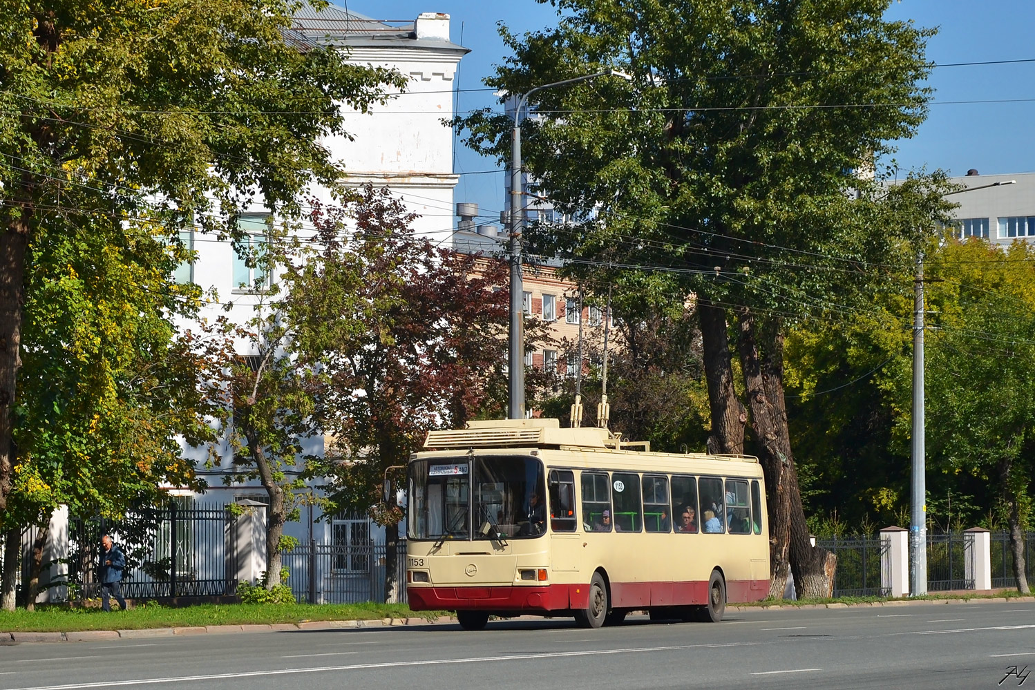 Tcheliabinsk, LiAZ-5280 (VZTM) N°. 1153
