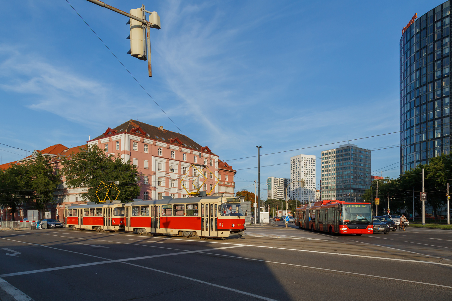 Братислава, Tatra T3SUCS № 7819; Братислава, Škoda 31Tr SOR № 6834; Братислава — День открытых дверей 2023