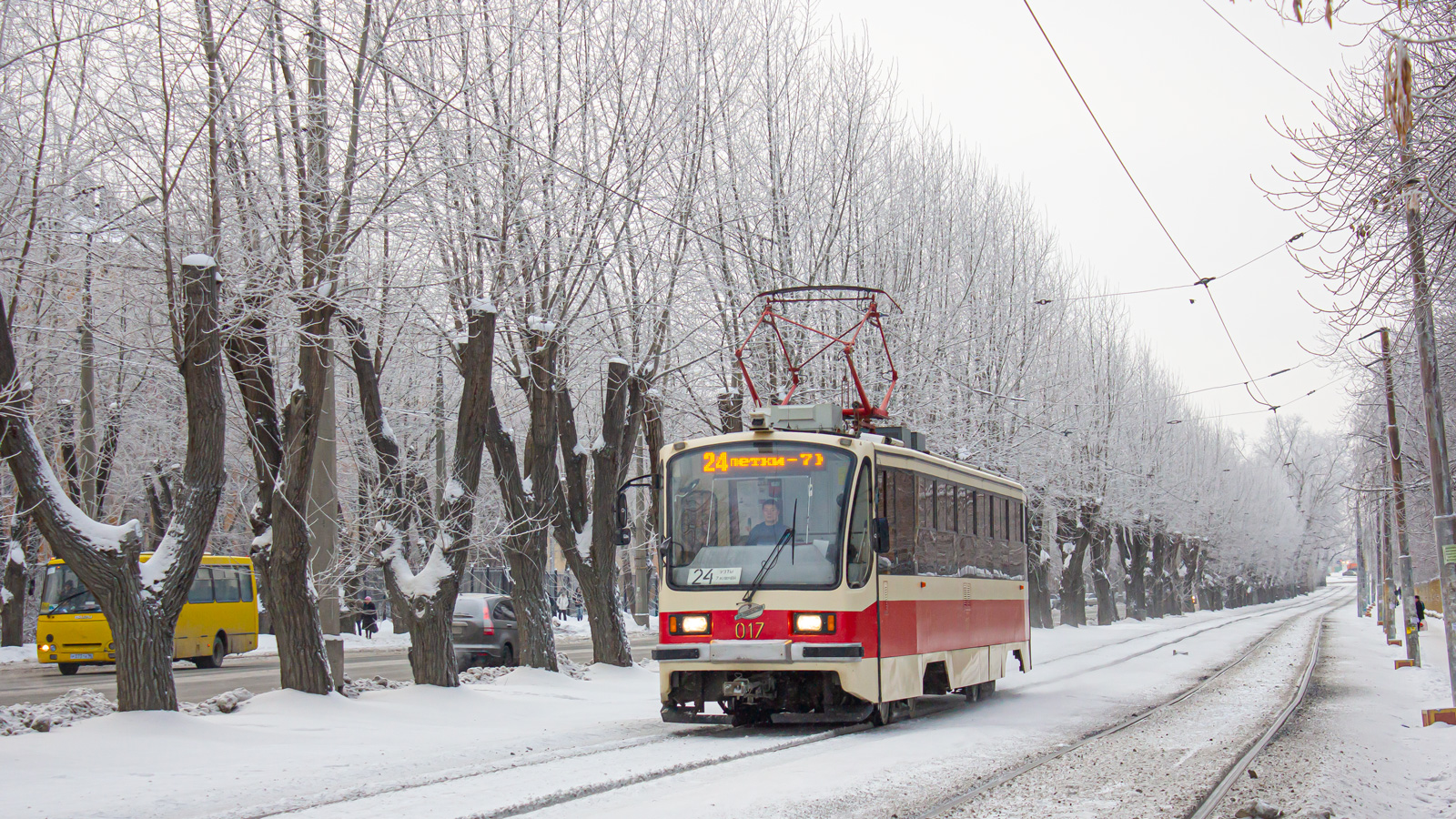 Yekaterinburg, 71-405 č. 017