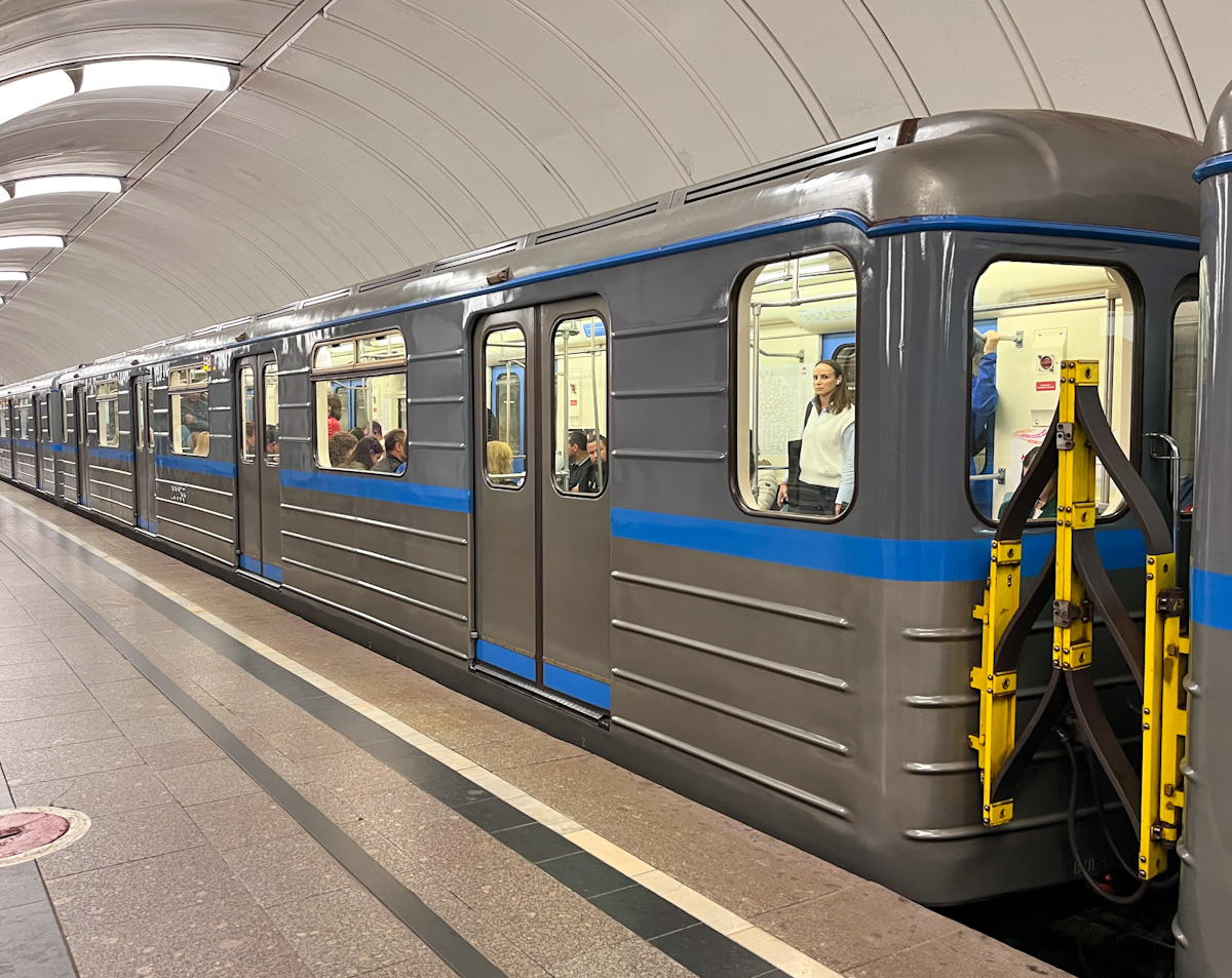 Москва, 81-714.6 № 20033