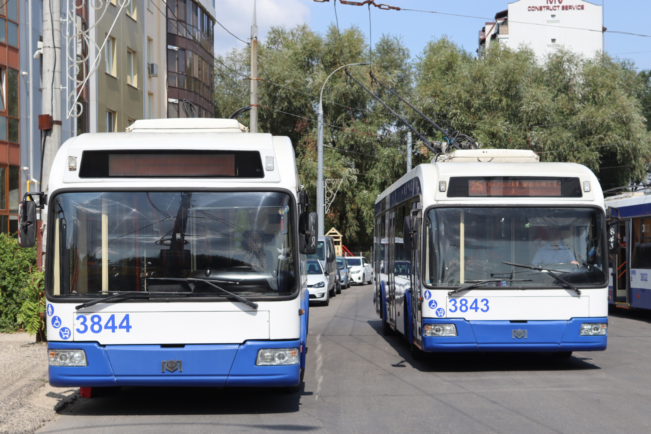 Кишинёв, БКМ 321 № 3844; Кишинёв, БКМ 321 № 3843