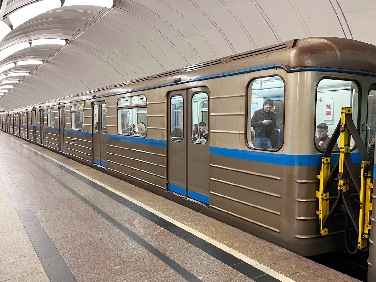 Москва, 81-714.6 № 20014