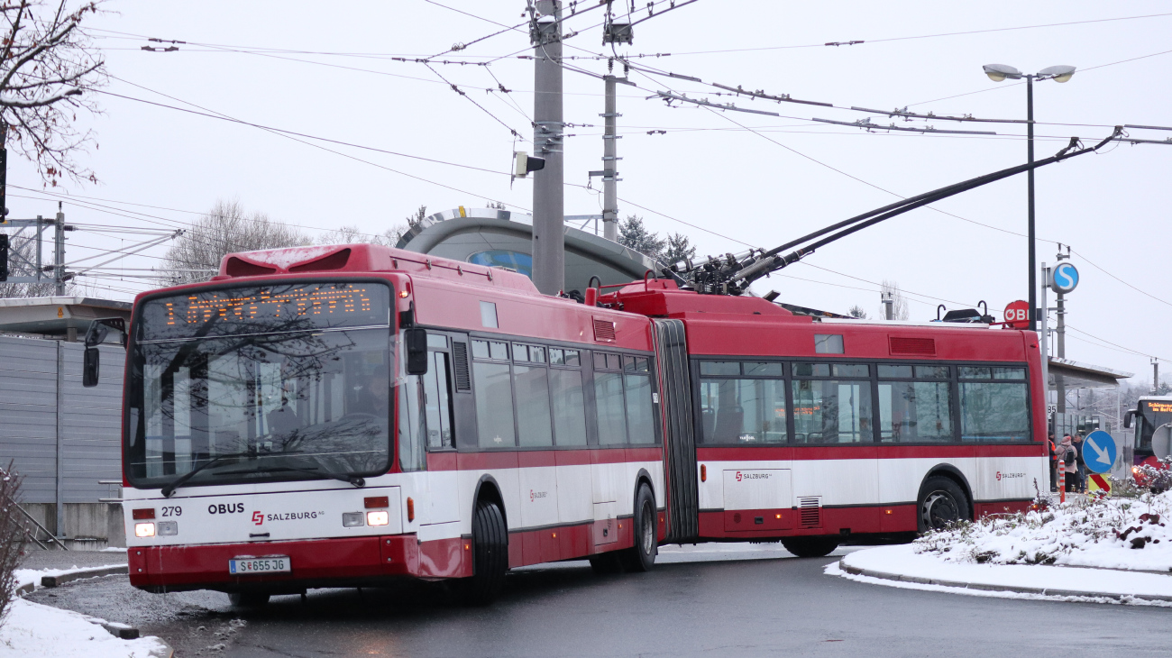 Salzburg, Van Hool AG 300T Nr. 0379