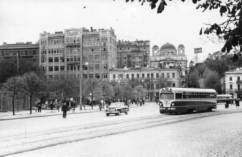 Kiev, MTV-82 Nr. 1340; Kiev — Historical photos